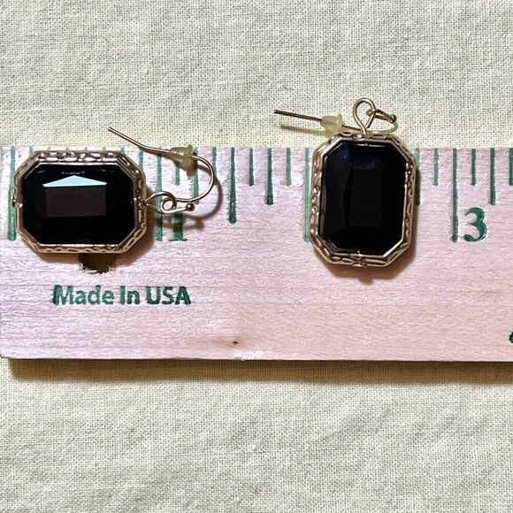 Vintage Gold Tone Black Glass Emerald Cut Hook Earrings - Picture 2 of 9
